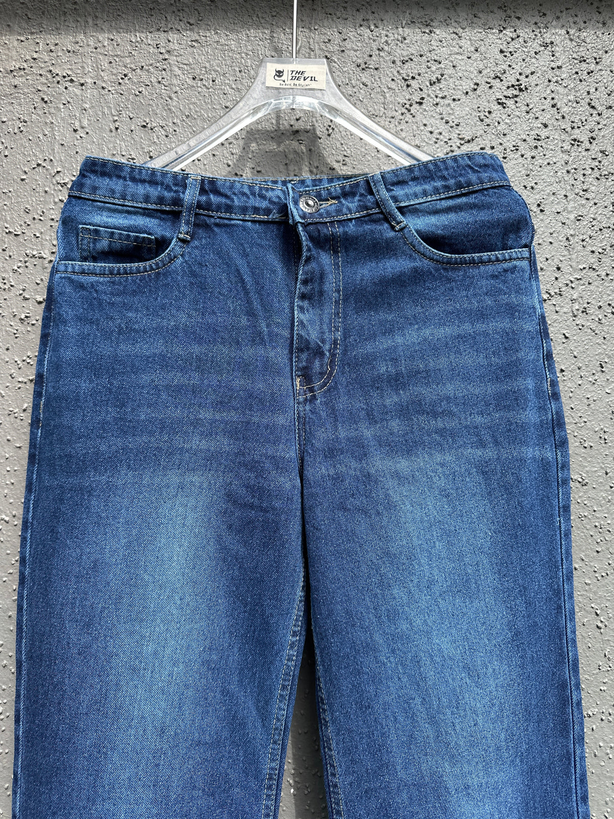 Blue Vintage Straightfit-Jeans The Devil Boutique
