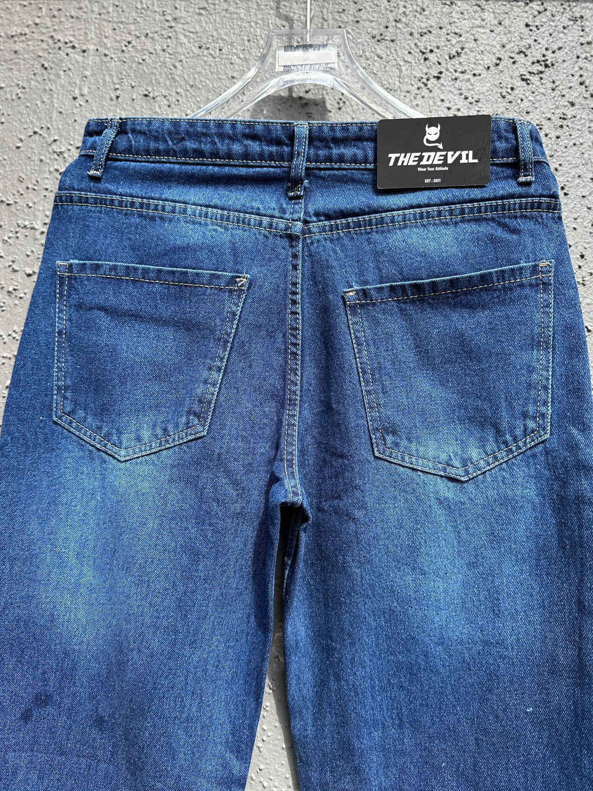Blue Vintage Straightfit-Jeans The Devil Boutique