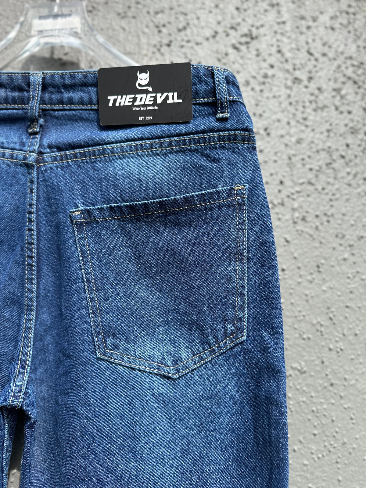 Blue Vintage Straightfit-Jeans The Devil Boutique